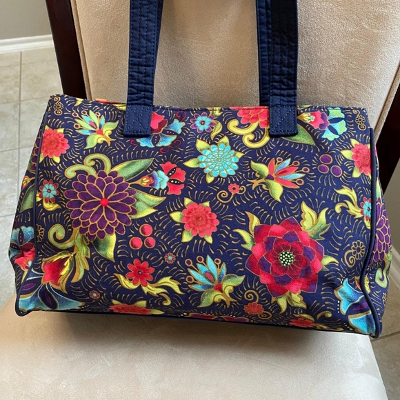 Donna Sharp Quilted Floral Bag Set - Picture 7 of 16